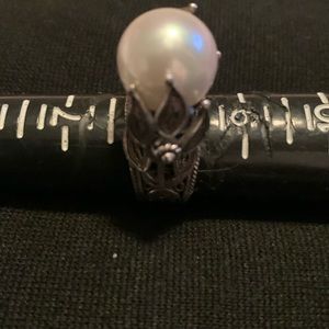 Precious world of pearls ring